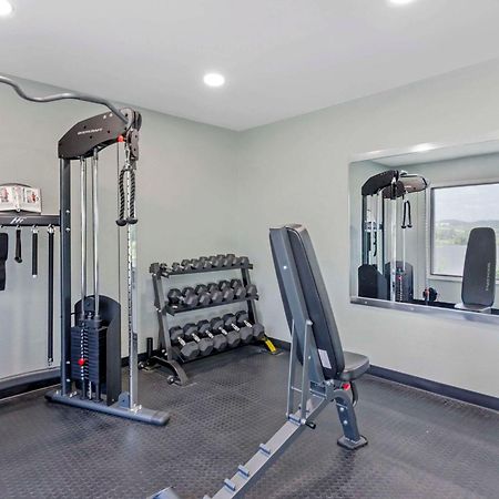 Suburban Studios Verona - Staunton North Экстерьер фото