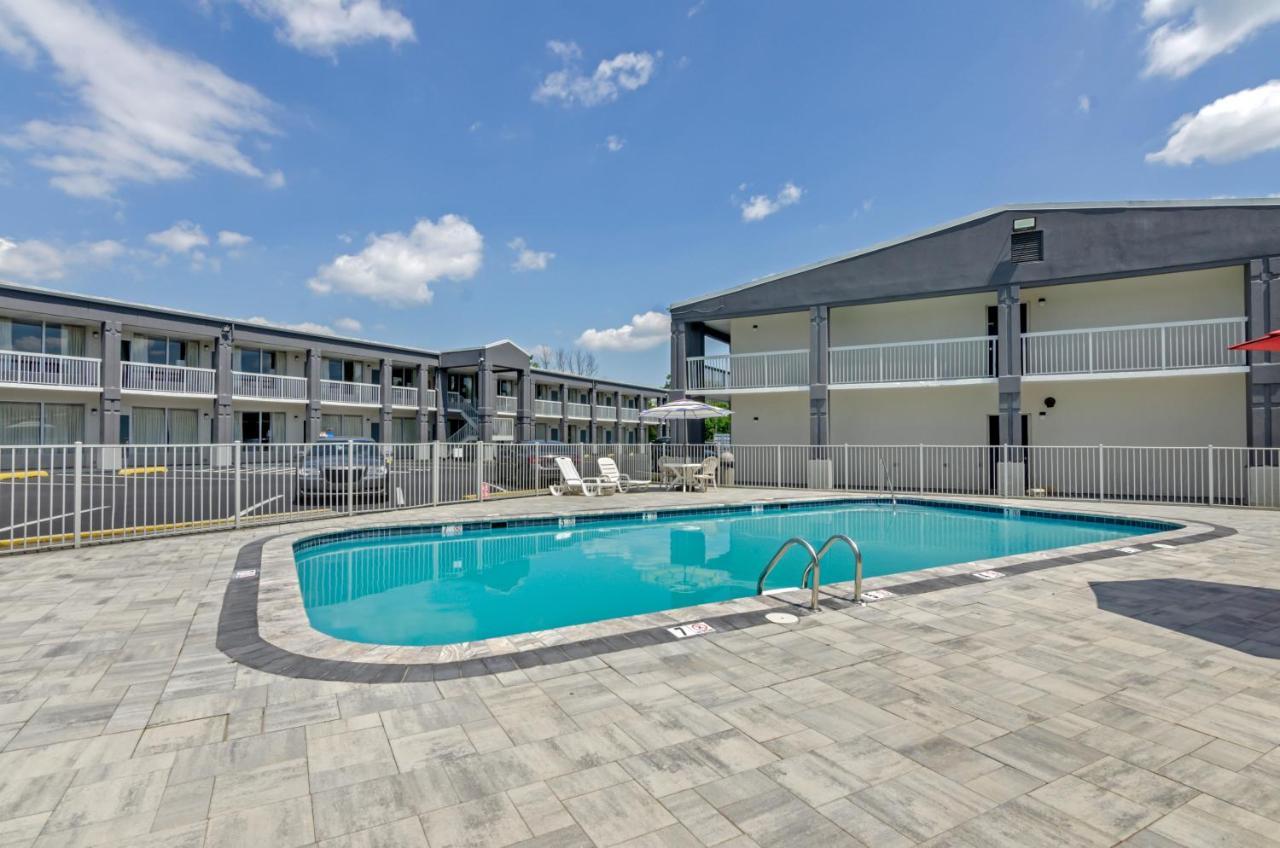 Suburban Studios Verona - Staunton North Экстерьер фото