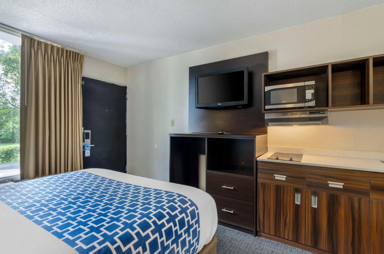 Suburban Studios Verona - Staunton North Экстерьер фото